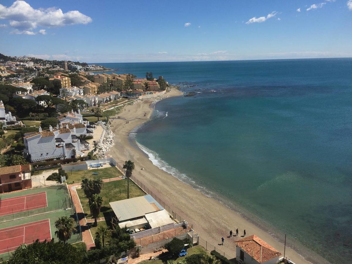 Mansion Alhamar - 2 Bedroom, Frontline Beach, Mountain Views, Full Size Pool, Tennis Courts, Close To Shops, On-Site Bar & Chiringuito Sitio de Calahonda Екстер'єр фото